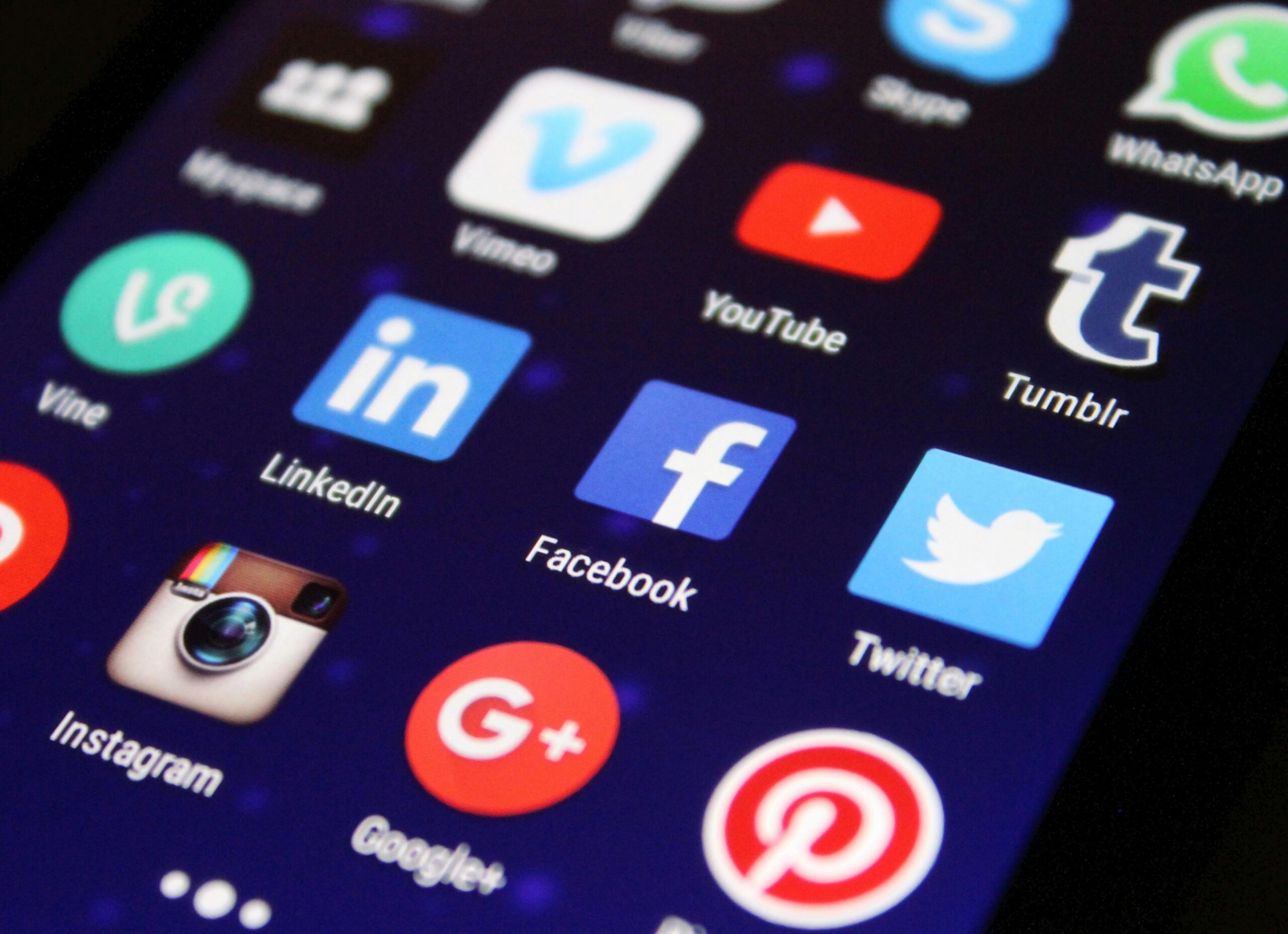 How Brand Consistency Across Platforms Strengthens SEO and Customer Retention