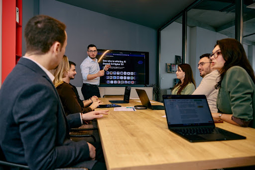 Pros & cons of advertising agencies vs. in-house teams